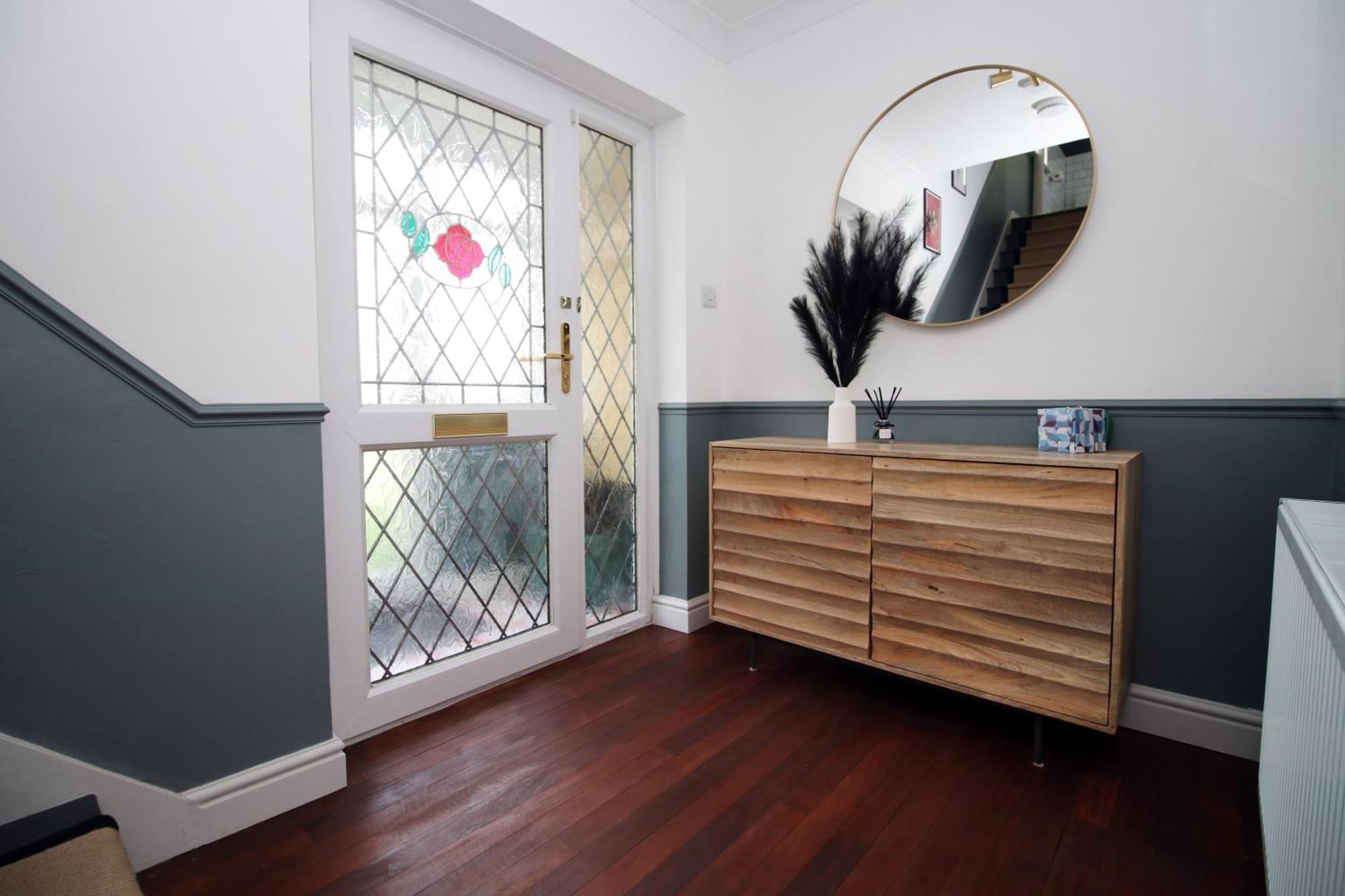 Stylish Home In Bath With Driveway Parking, 10Min From City Buitenkant foto