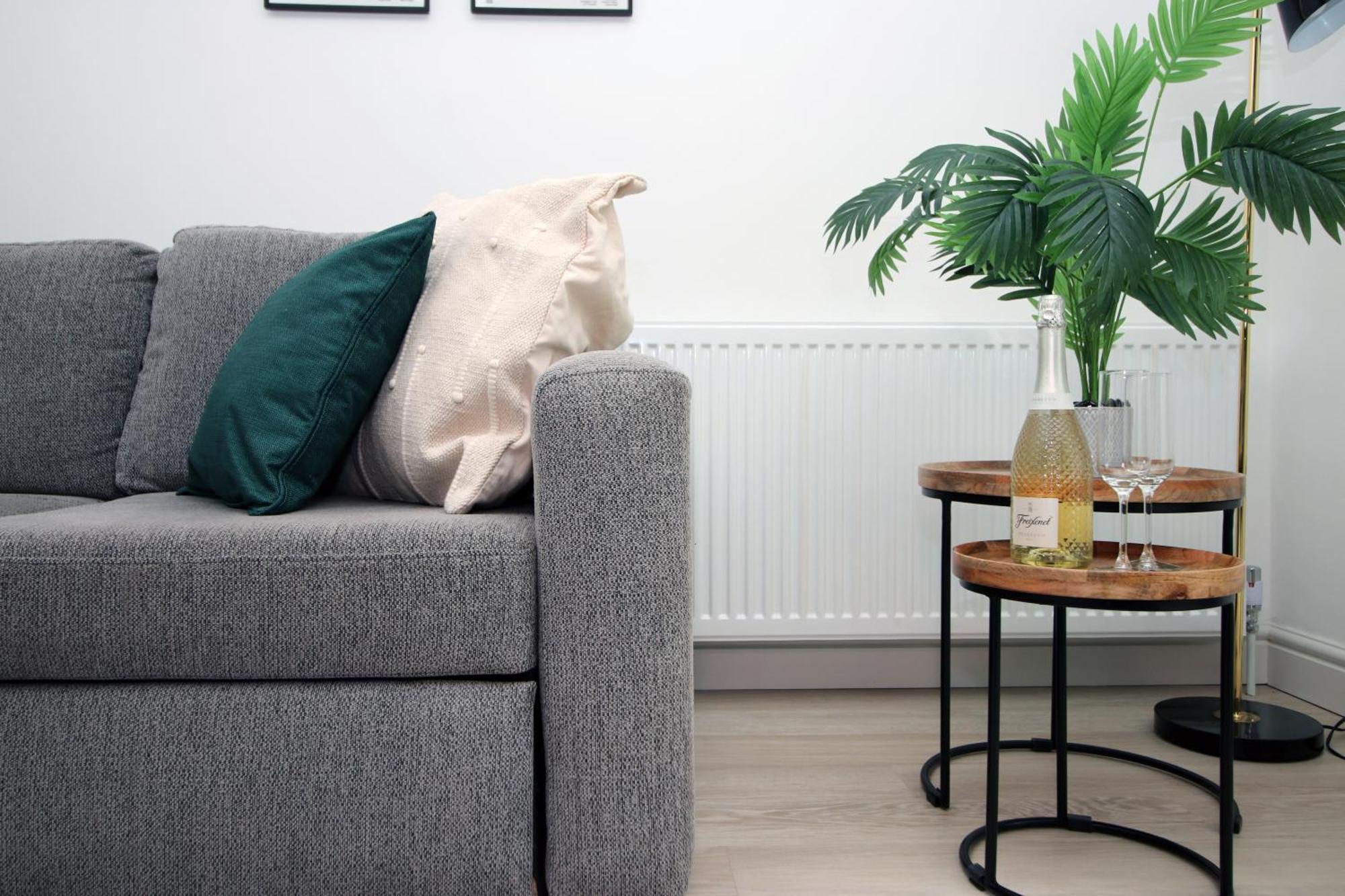 Stylish Home In Bath With Driveway Parking, 10Min From City Buitenkant foto