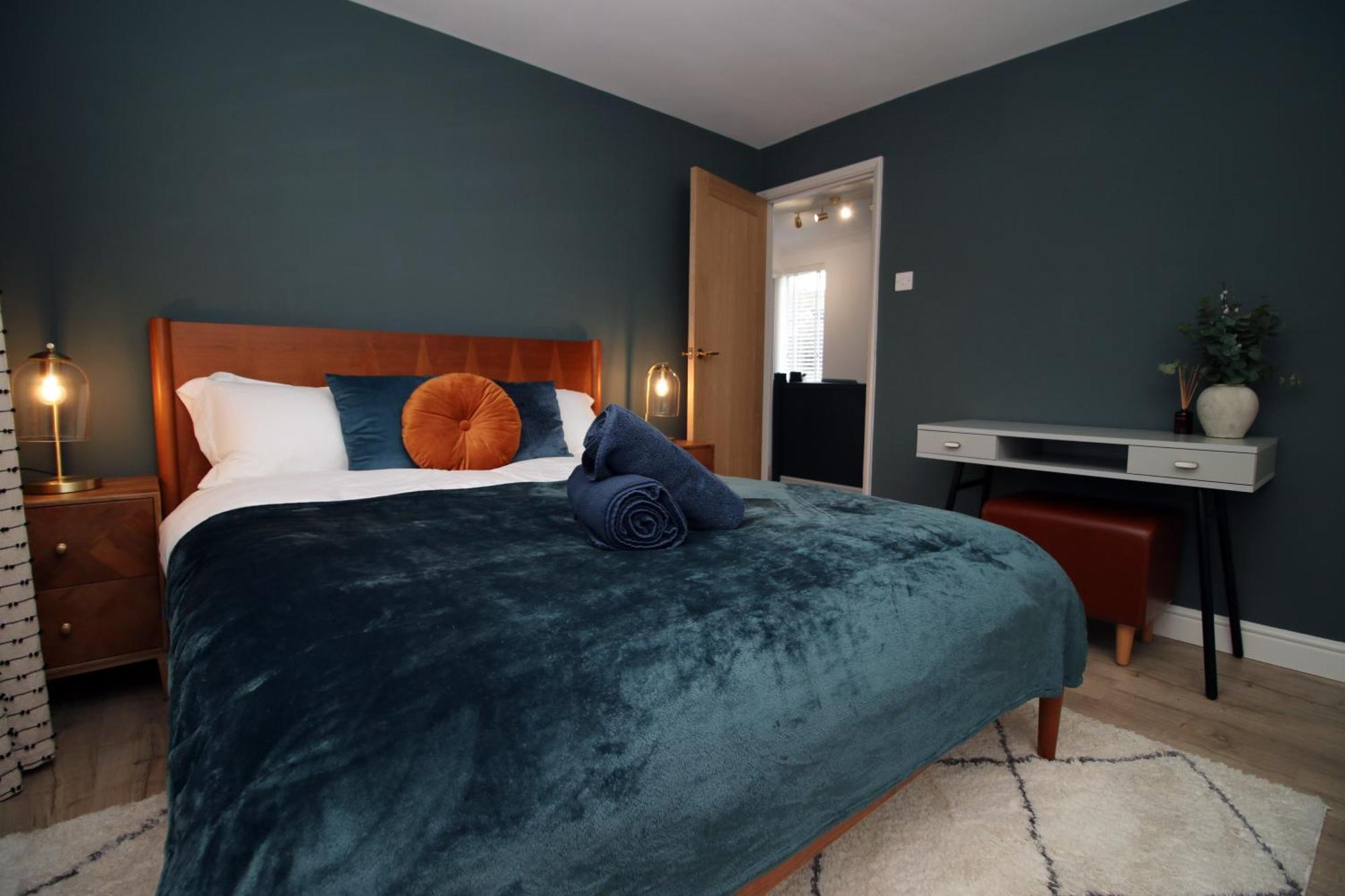 Stylish Home In Bath With Driveway Parking, 10Min From City Buitenkant foto