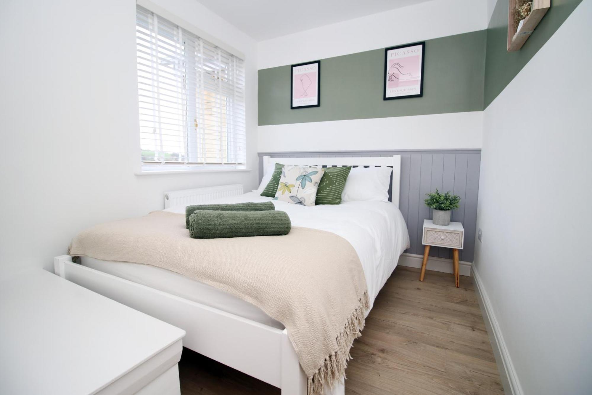 Stylish Home In Bath With Driveway Parking, 10Min From City Buitenkant foto