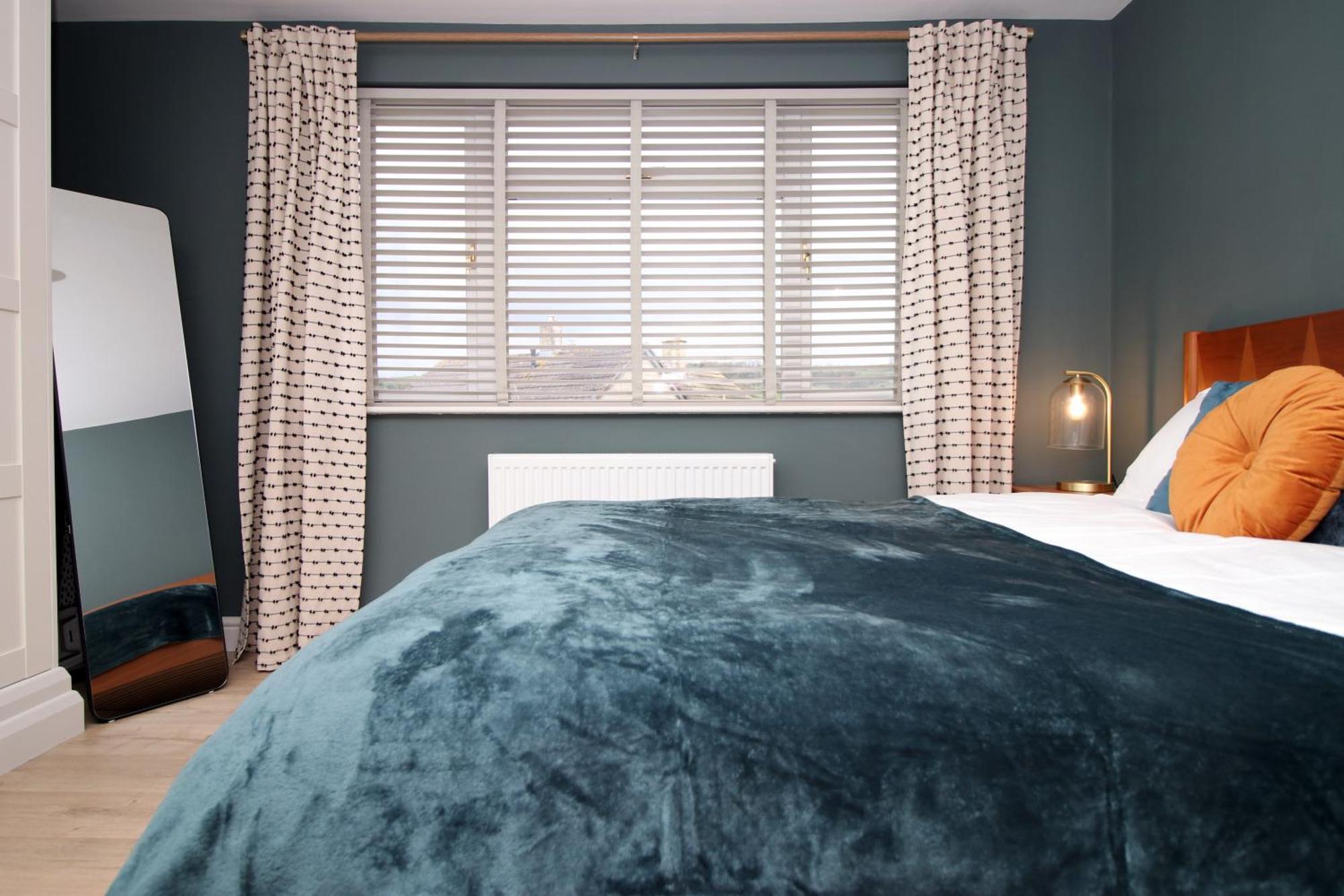 Stylish Home In Bath With Driveway Parking, 10Min From City Buitenkant foto