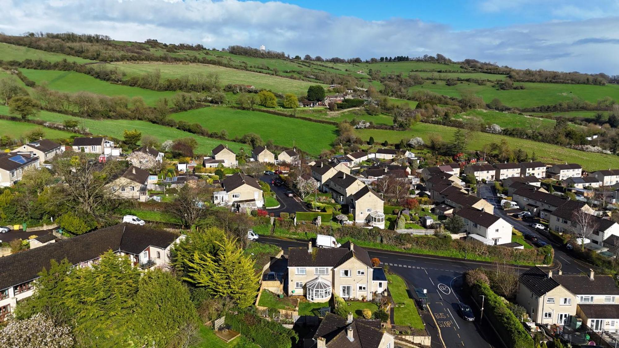 Stylish Home In Bath With Driveway Parking, 10Min From City Buitenkant foto